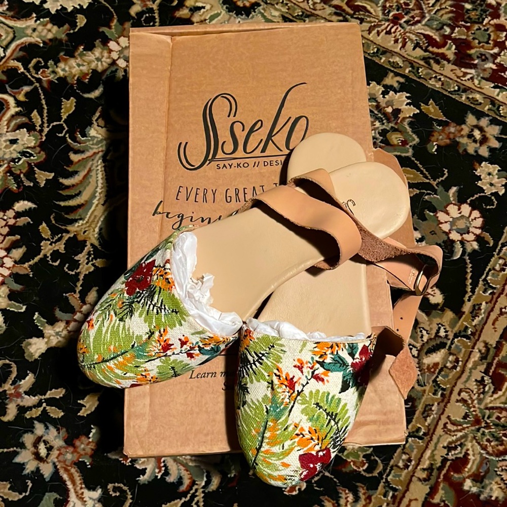 NEW Sseko D’orsay Flats Floral